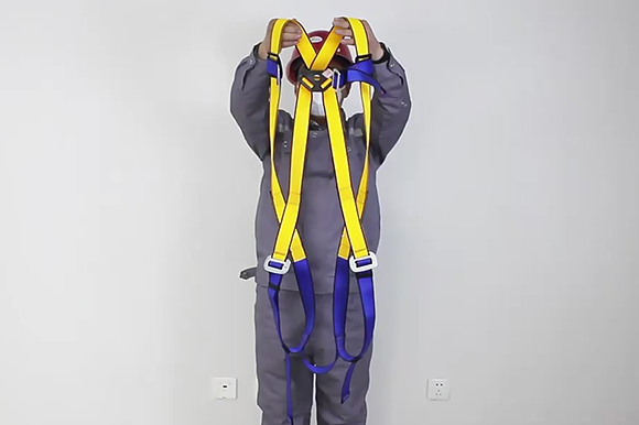 How to Choose the Right Safety Harness for Working at Heights?
